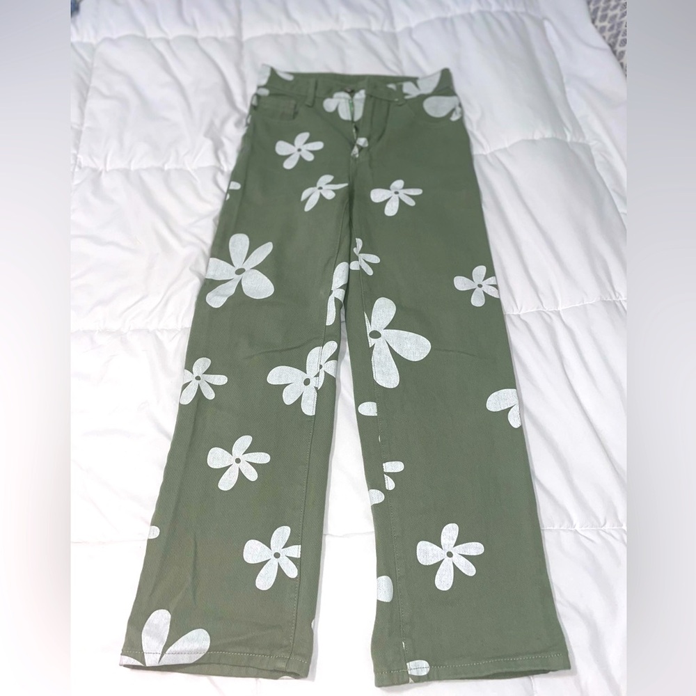 Flower design green denim pants